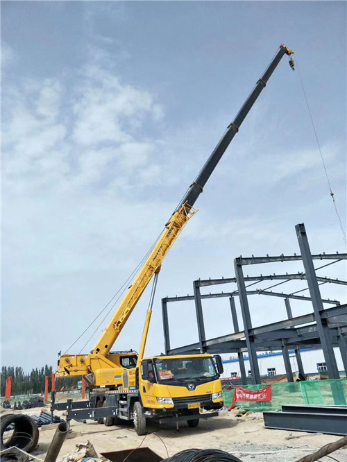 监利县超高层建筑钢结构吊装案例